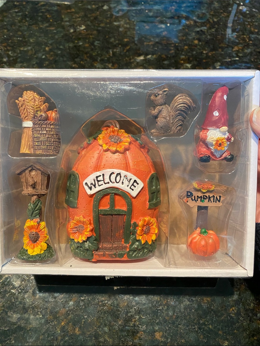 NWT 6 pc. Autumn Harvest Village Set